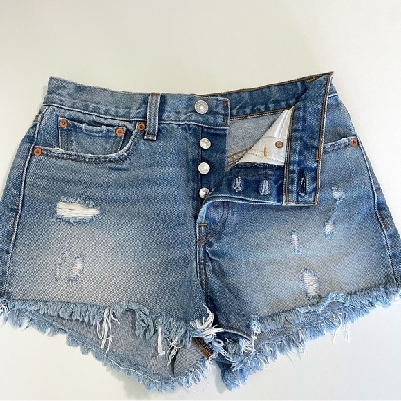 Levi’s Wedgie High Rise Distressed Denim Cutoff Short Havana Affair 26 - 27 - Picture 8 of 12